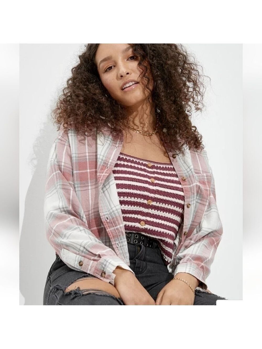 American Eagle Plaid Cropped Button Up Shirt Muted Red Gray Size Medium - Picture 4 of 14